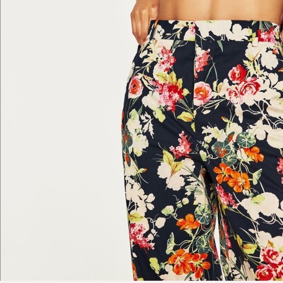 Zara Woman floral print pants; size Small - Picture 3 of 8